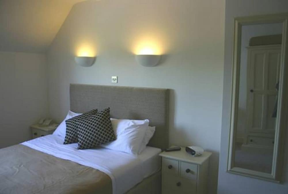 Фото The Peacock Country Inn