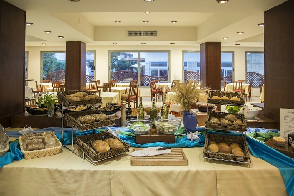 Фото Manousos City Hotel