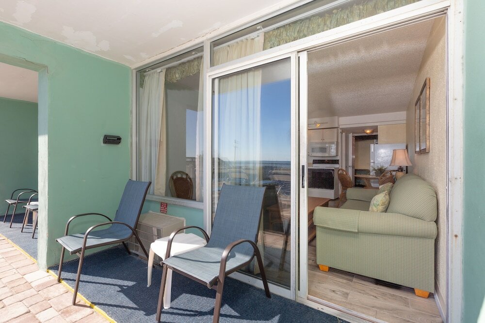 Фото Beach Club at Montego Inn