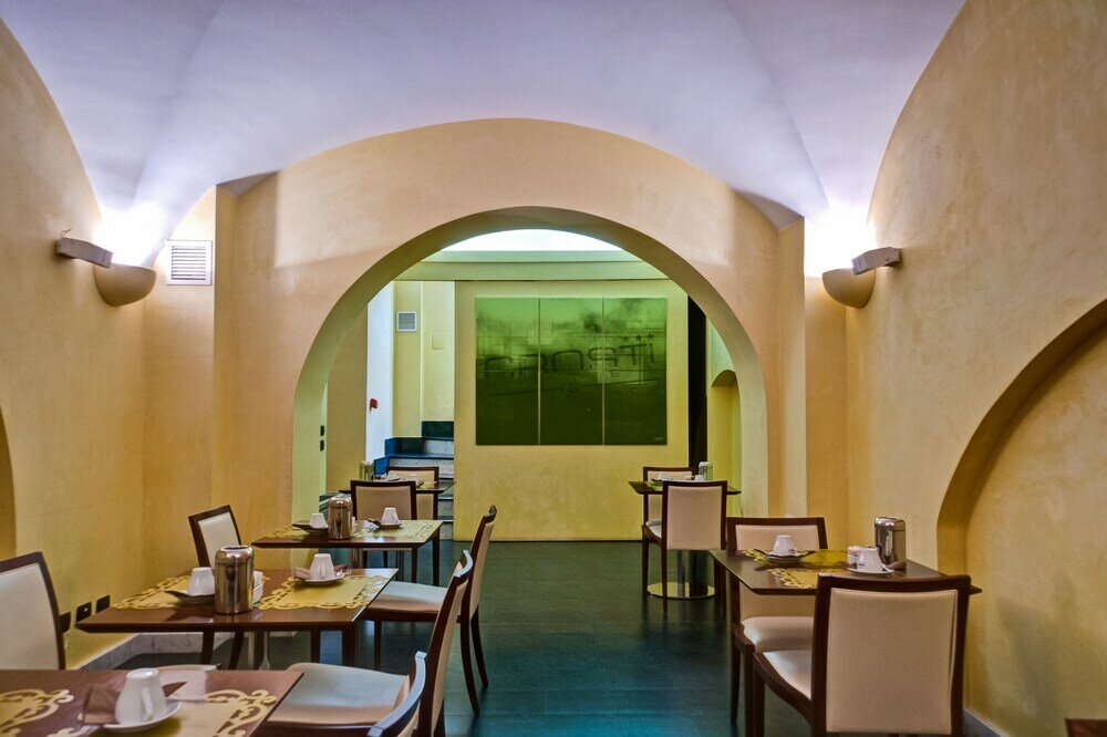 Фото Crosti Hotel