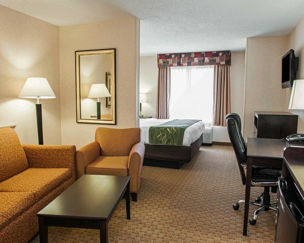Фото Comfort Suites Southport