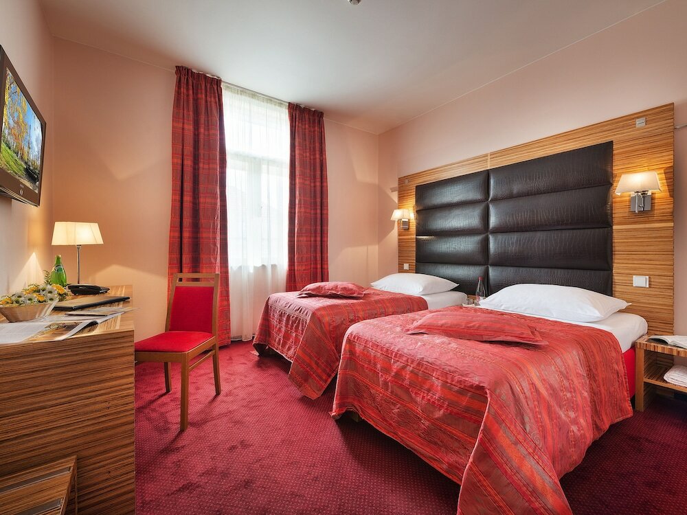 Фото отеля 2