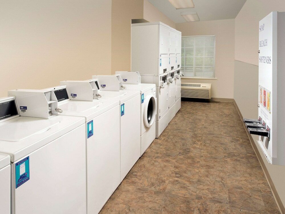 Фото WoodSpring Suites Louisville Clarksville