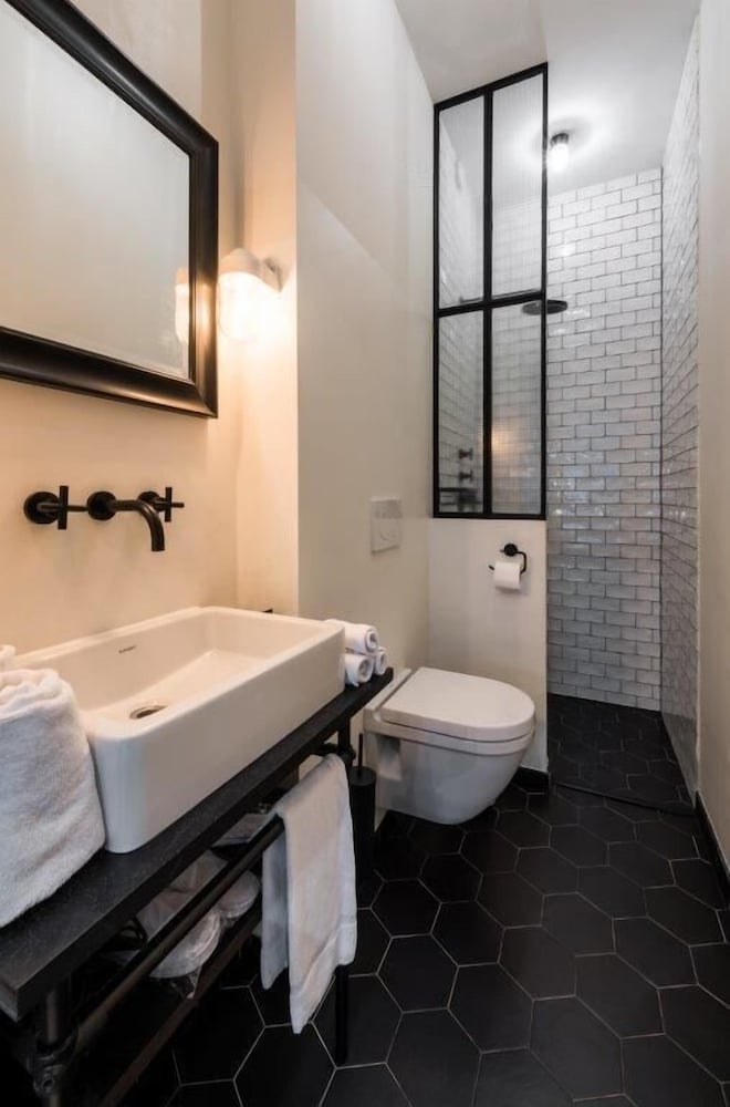 Фото The Bolster