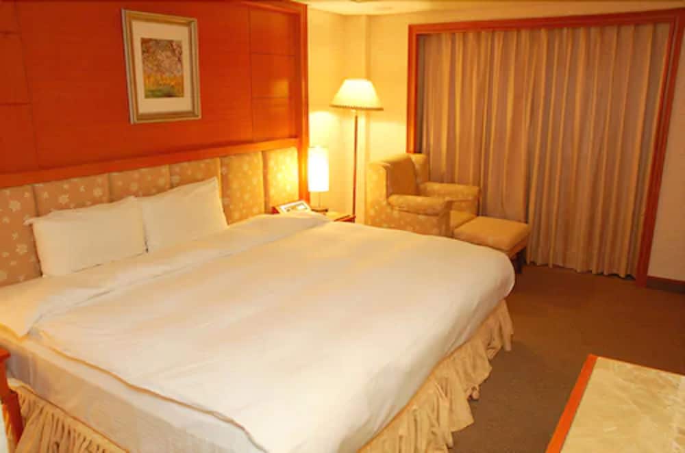 Фото Attic Hotel