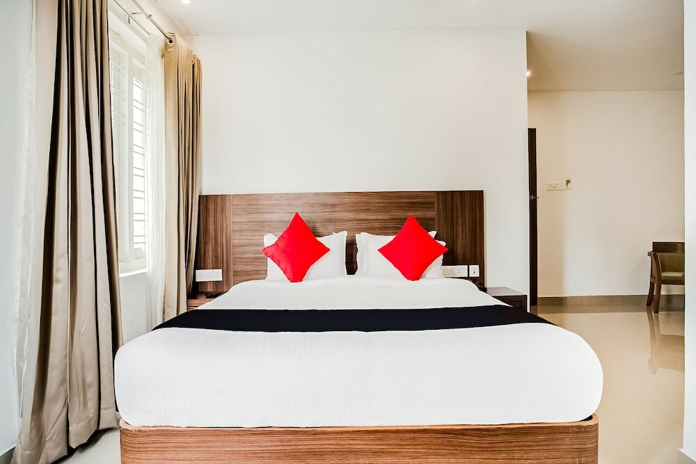 Фото Capital O 60558 Hotel Midhuna International