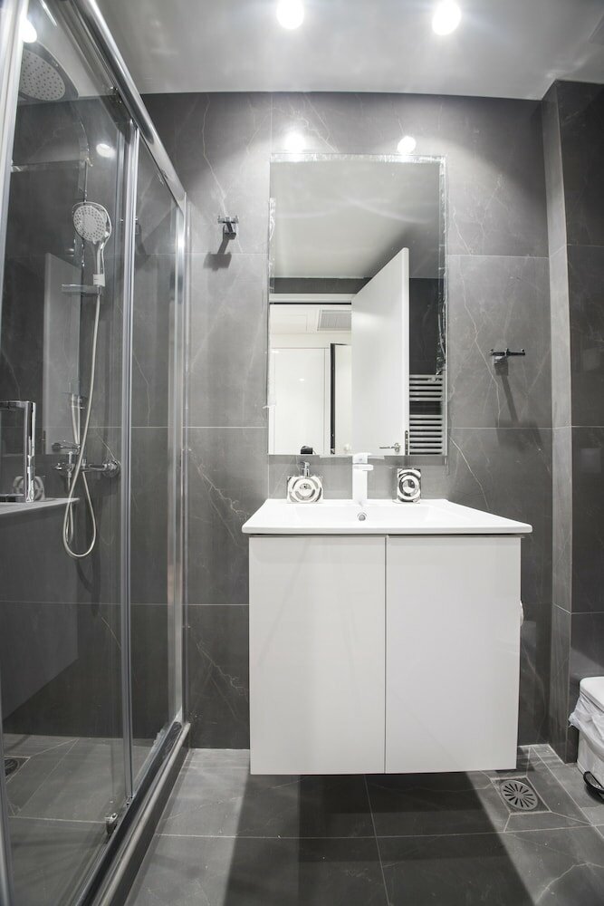 Фото Ornament Suites Nilie Hospitality Mgmt