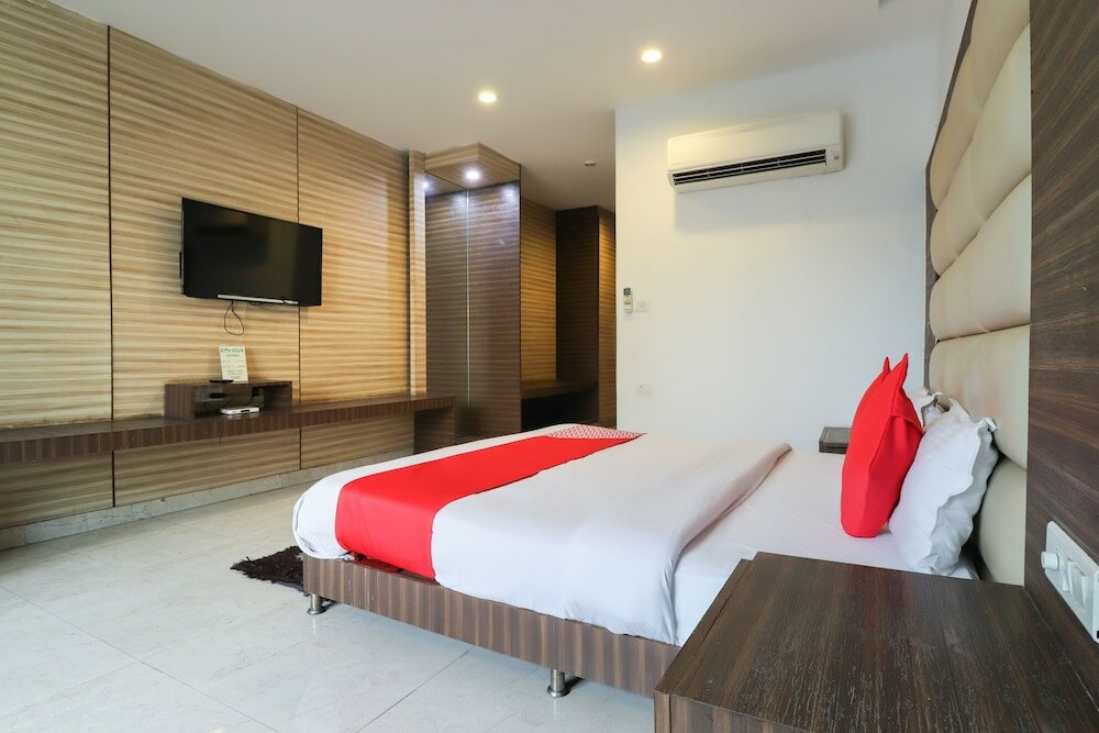 Фото Oyo 60162 City Club & Hotels
