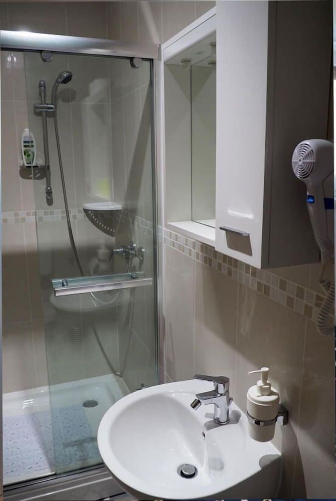 Фото AD Astra House