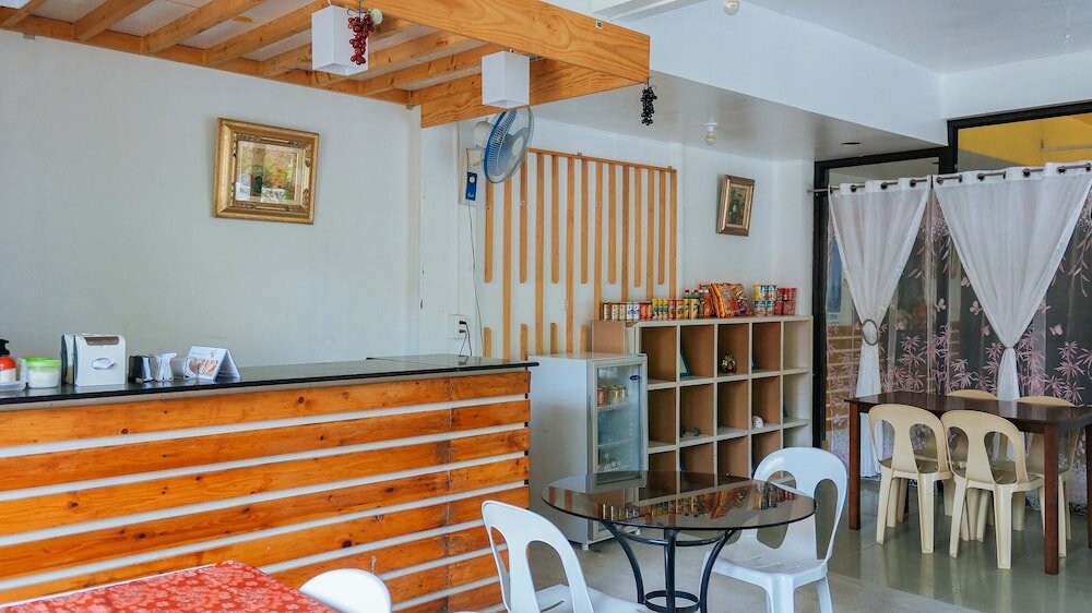 Фото RedDoorz @ Humayhumay Road Lapulapu