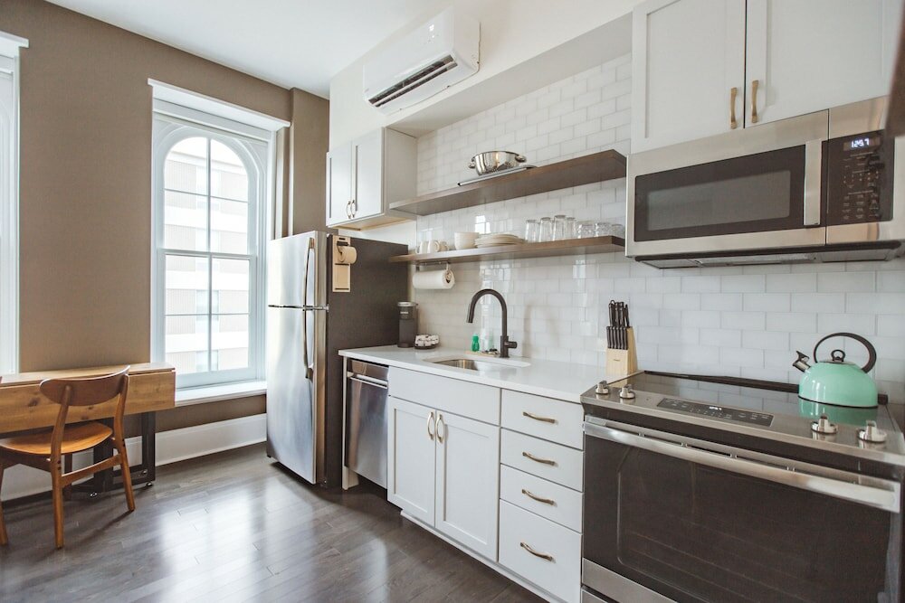 Фото Hancock House