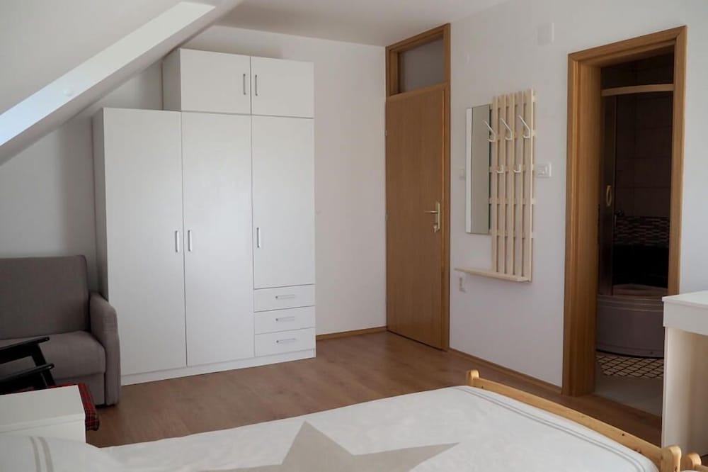 Фото AD Astra House