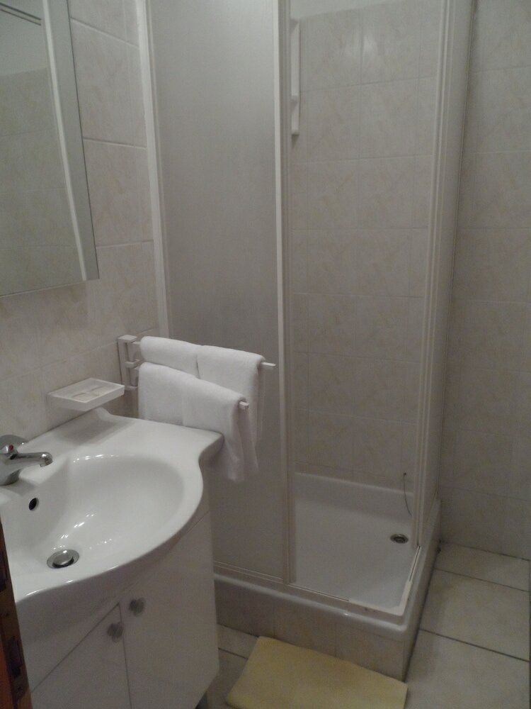 Фото Rooms and apartments Galeb