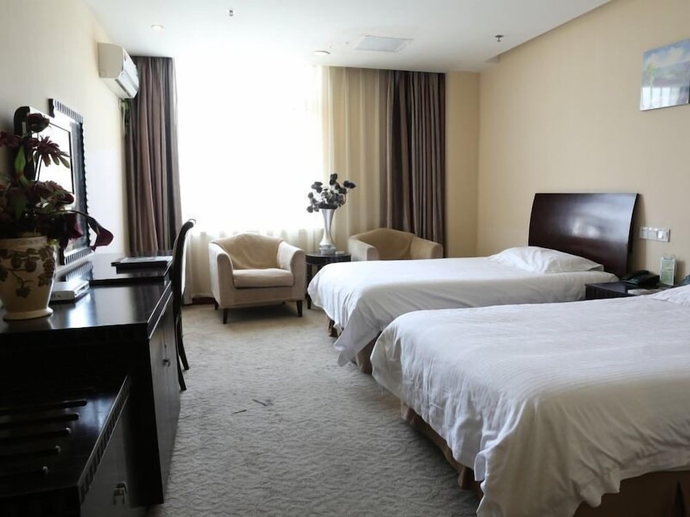 Фото Greentree Inn Suzhou Taicang Baolong Square Express Hotel