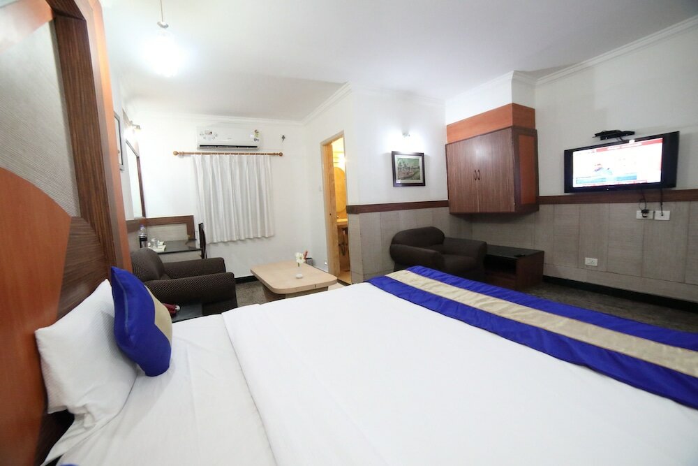 Фото Maple Tree Hotels