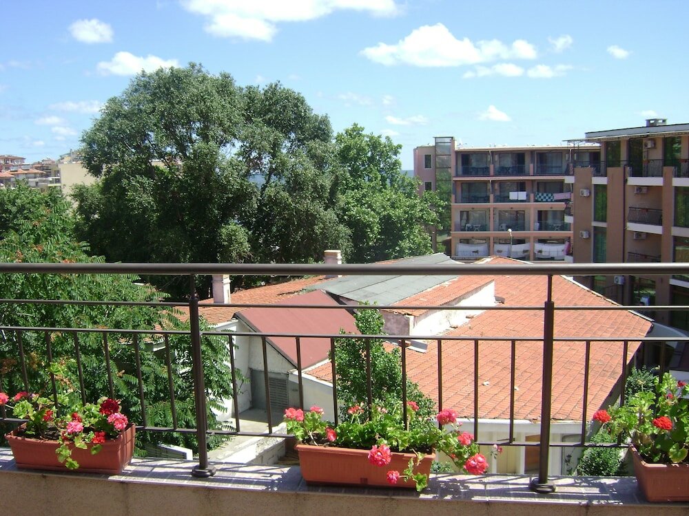 Фото Family Hotel Kandrovi