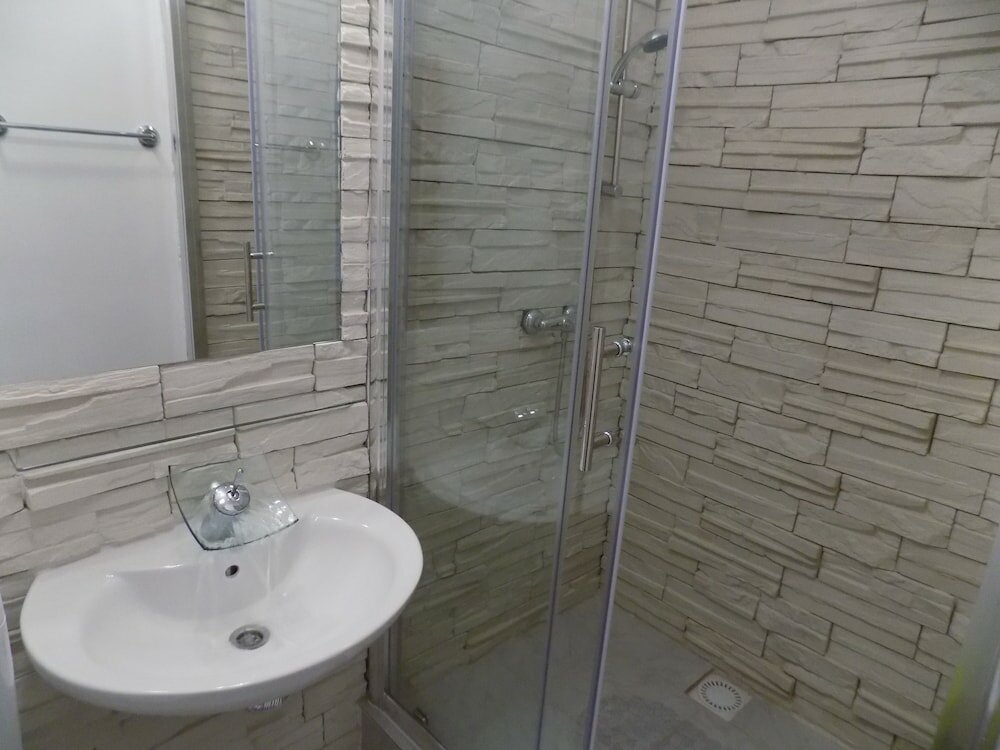 Фото Rooms and apartments Galeb