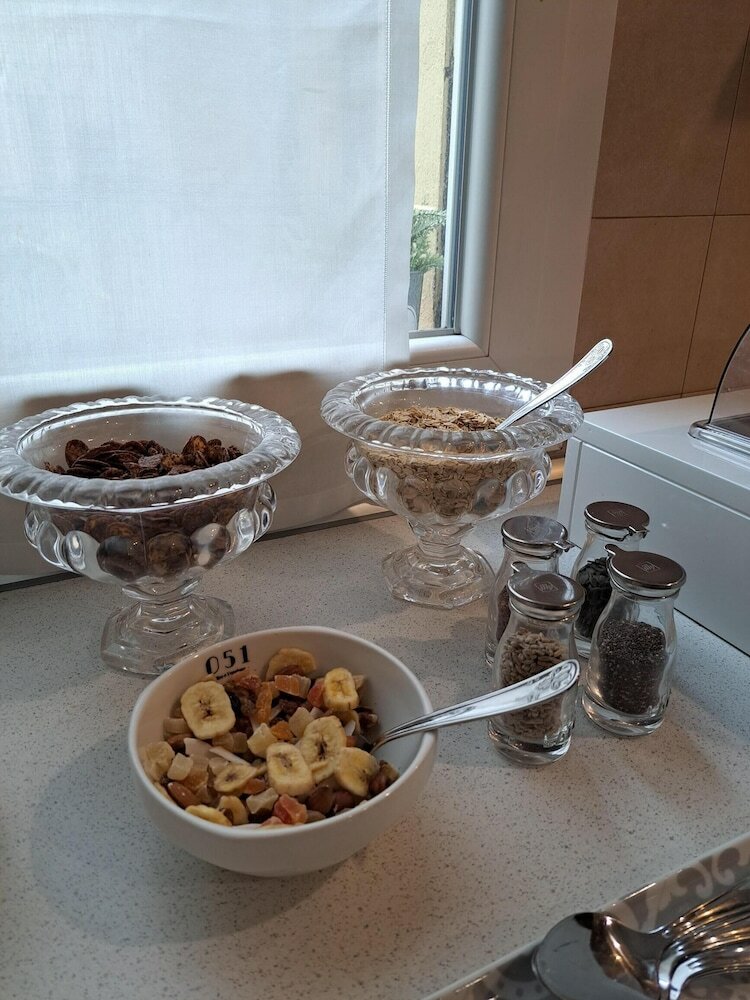 Фото 051 Room & Breakfast