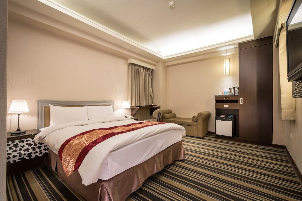 Фото Country Garden Hotel