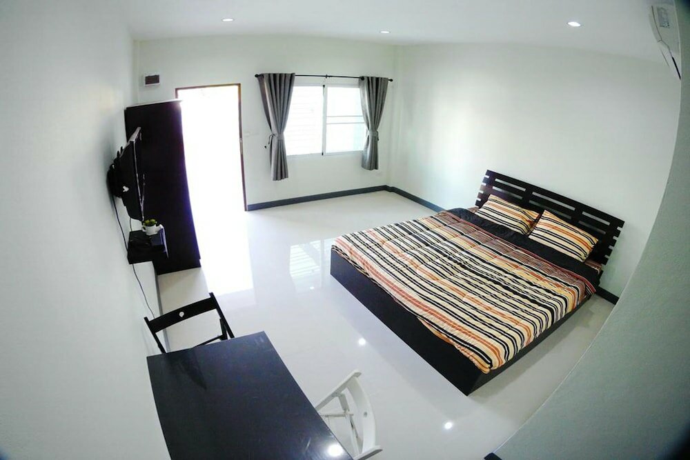 Фото Bann Romyen Klang Dong