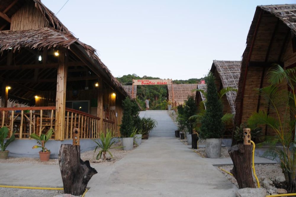 Фото Baan Maiphai Lanta