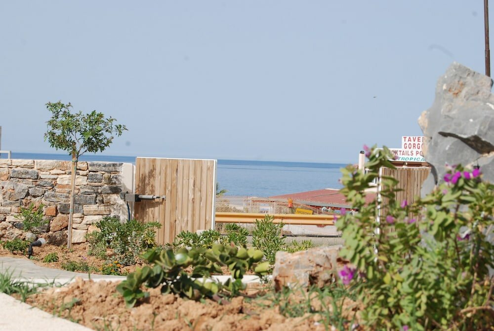 Фото Okirroi Villas