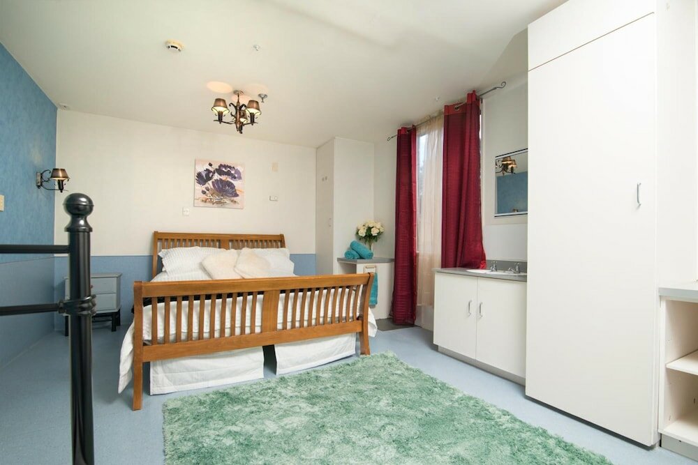 Фото Piwaka Lodge and Backpackers