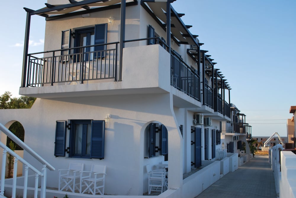 Фото Okirroi Villas