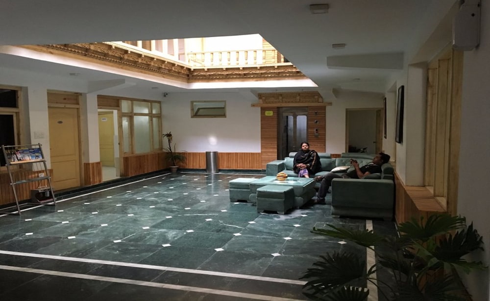 Фото Tih Hotel Chonjor Residency