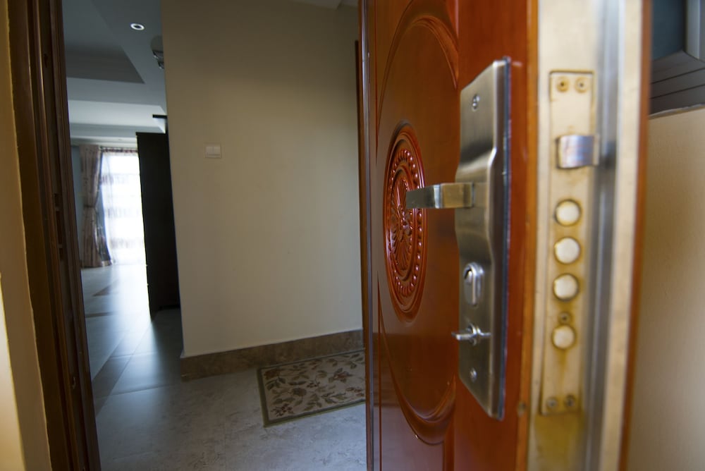 Фото Naguru Viewpointe Apartments