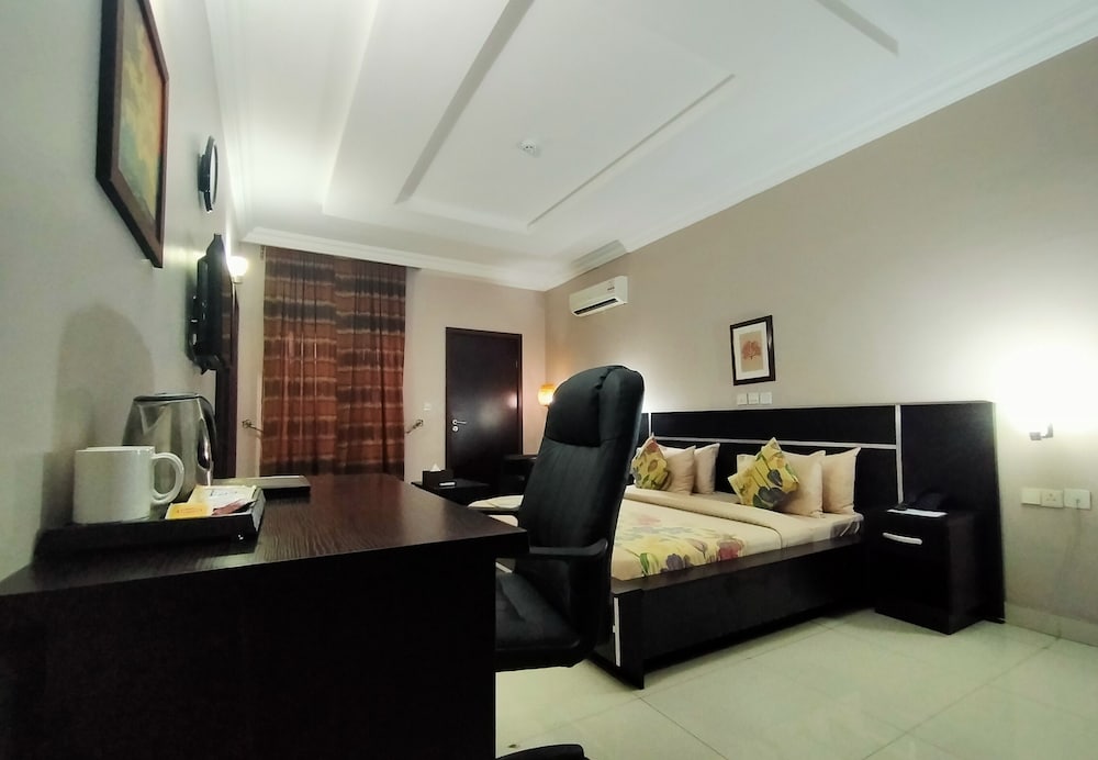 Фото Sheer Luxury Apartments & Suites
