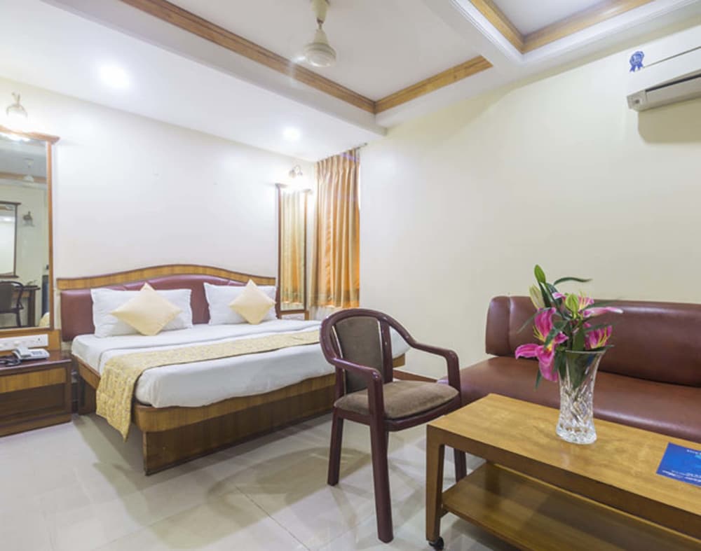 Фото Hotel Parklane