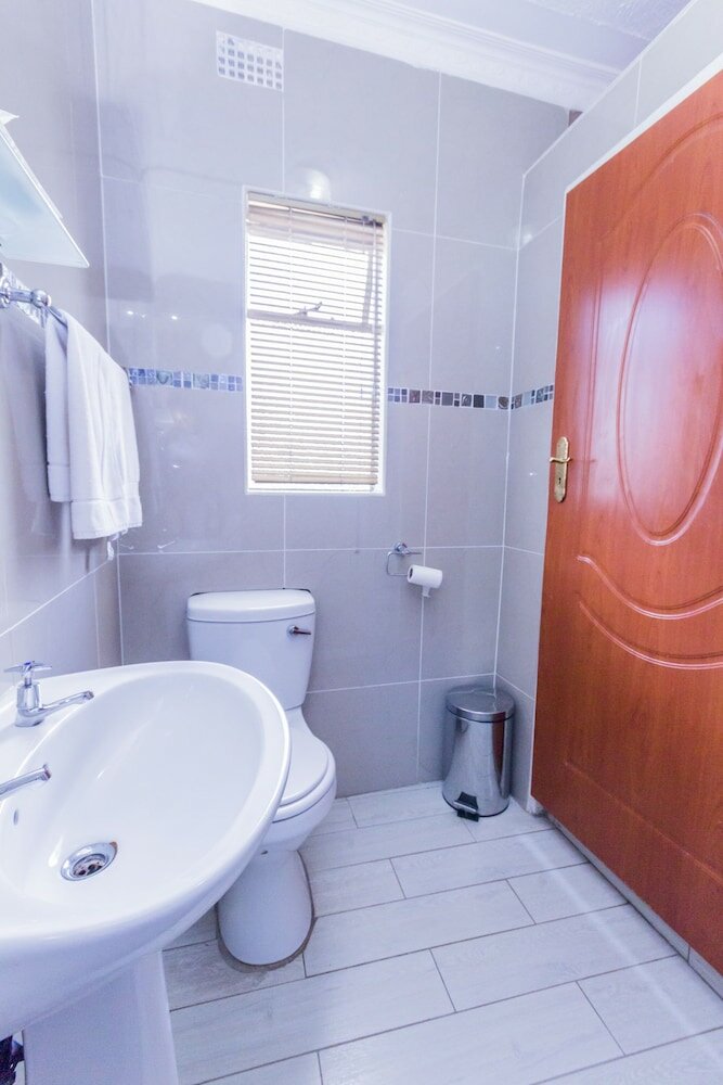 Фото Riverstone Guest Lodge