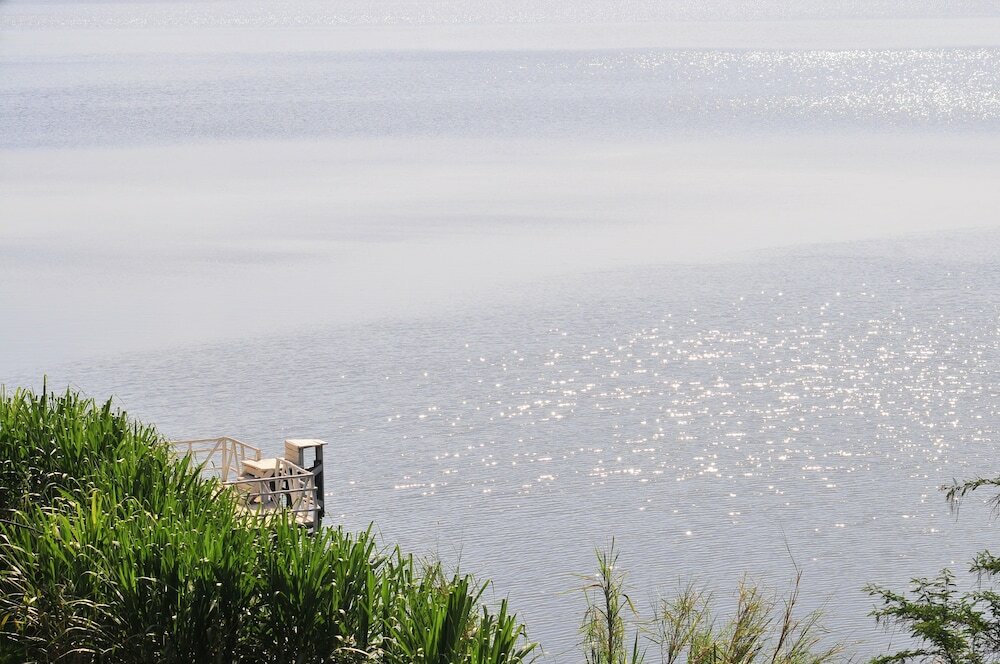 Фото Lake Bunyonyi Rock Resort