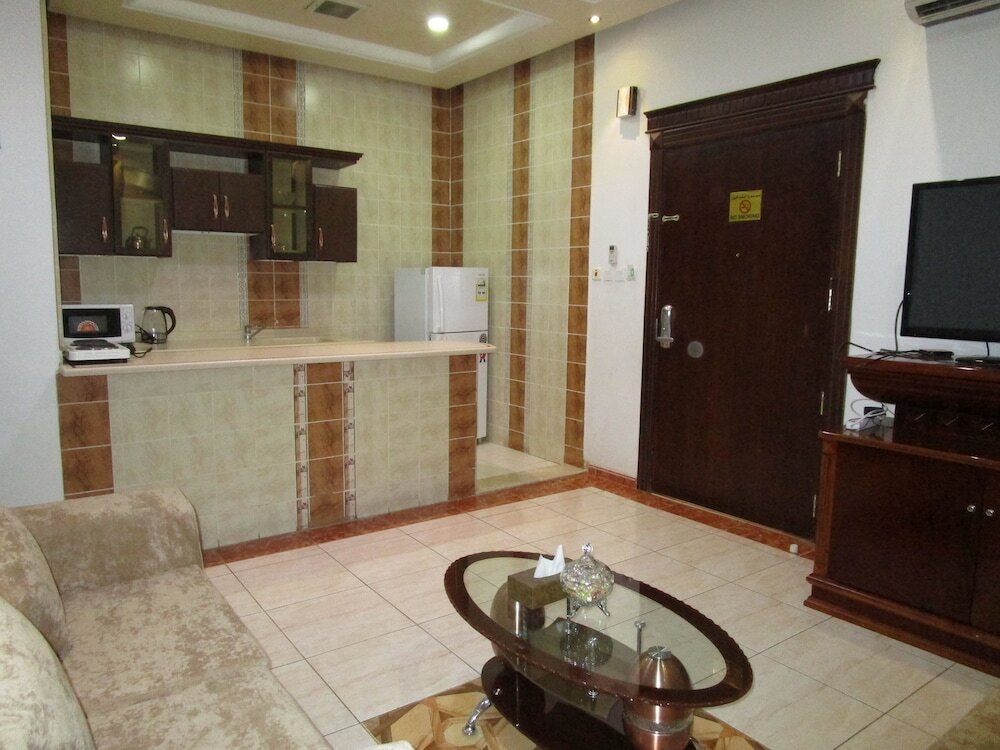 Фото Lamasat Al Hamra Furnished Apartments