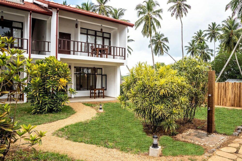 Фото Green Parrot Beach Resort