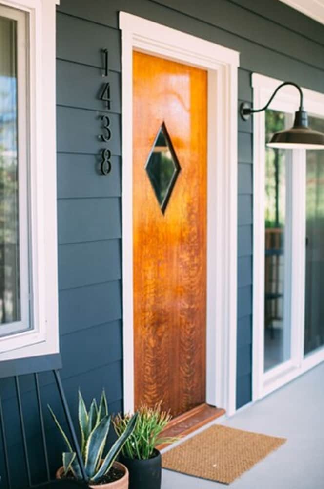 Фото Noon on Sunset Hill