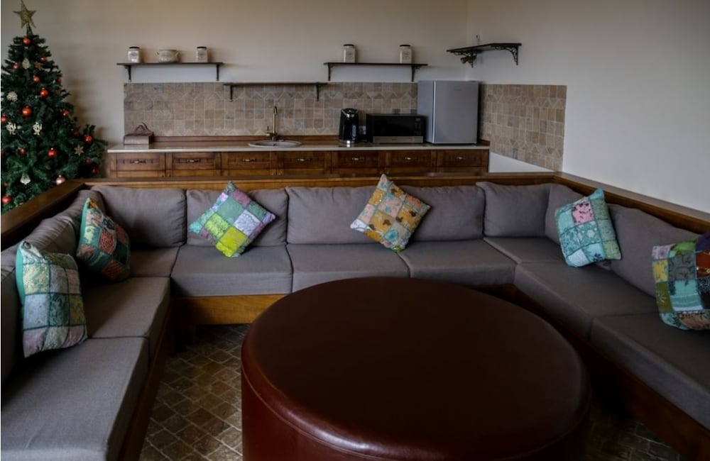 Фото Ambassadori Hotel