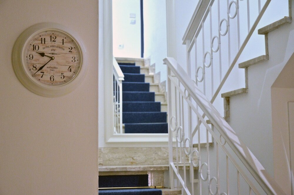 Фото Petit Hotel