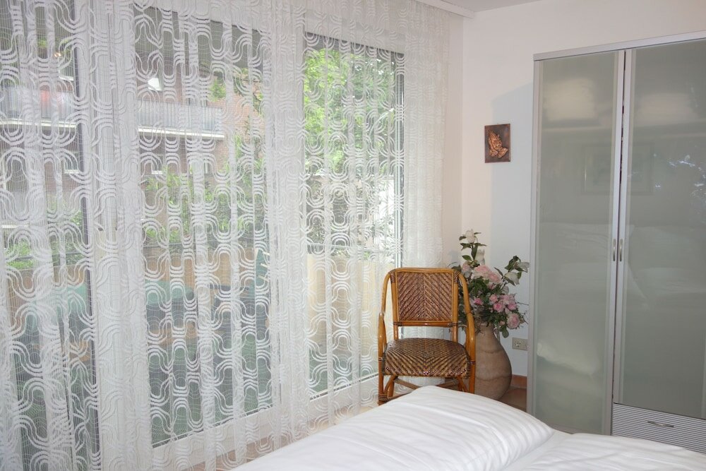 Фото Tolstov-Hotels Big 2 Room Roßstrasse Apartment