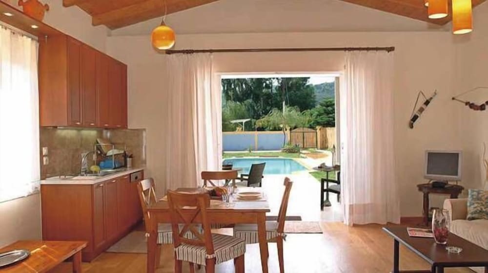 Фото Gyra Villas