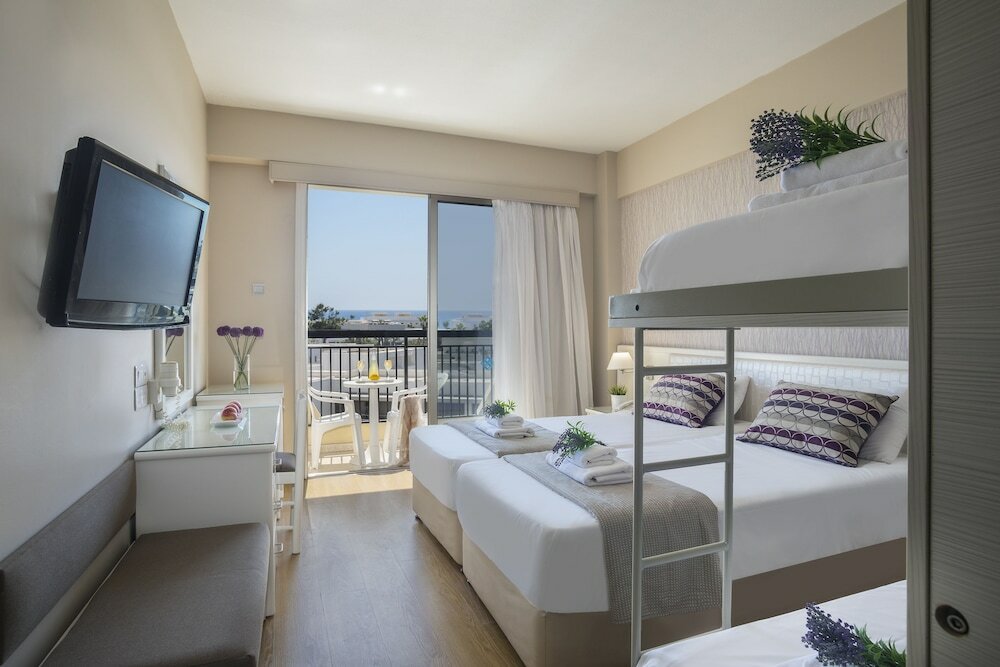 Фото Pavlo Napa Beach Hotel