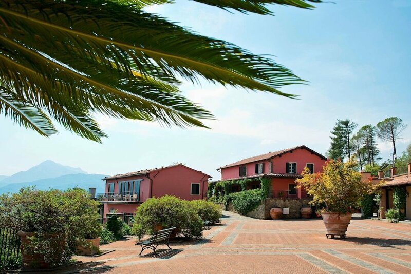 Гостиница Renaissance Tuscany Il Ciocco Resort & SPA