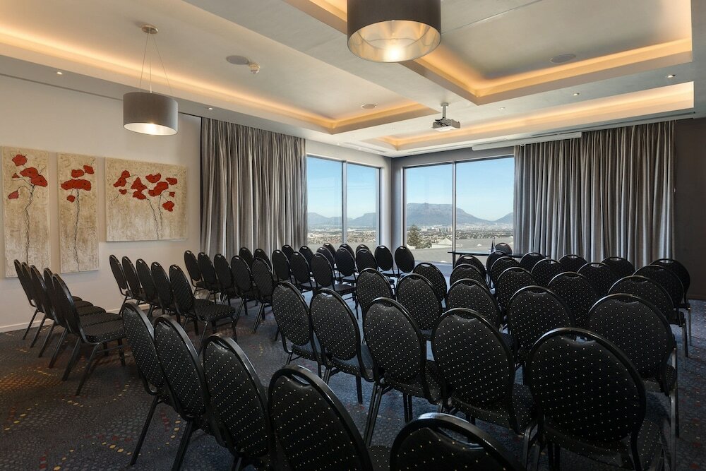 Фото Protea Hotel by Marriott Cape Town Tyger Valley