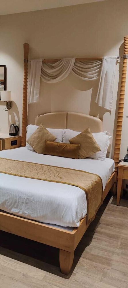 Фото Hotel Residency Fort Mumbai