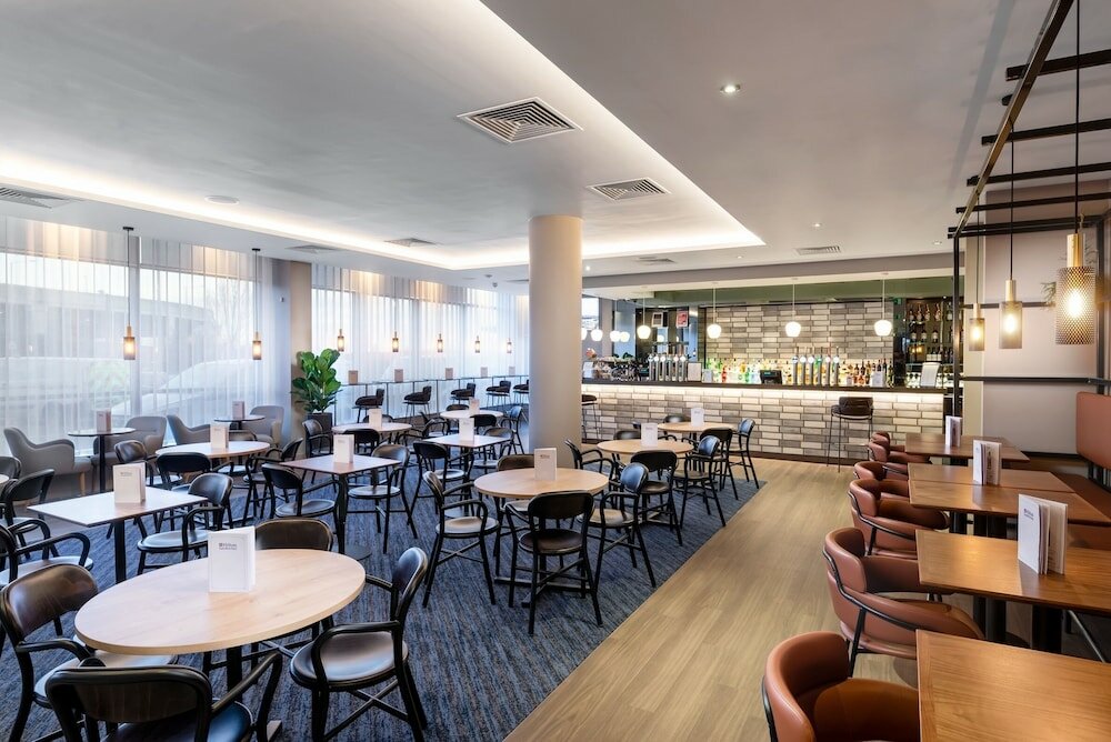 Фото Hilton Garden Inn London Heathrow Airport