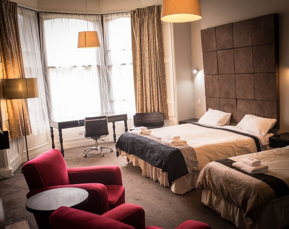 Фото отеля 2