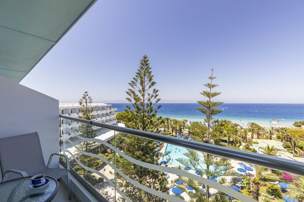 Фото Blue Horizon Hotel