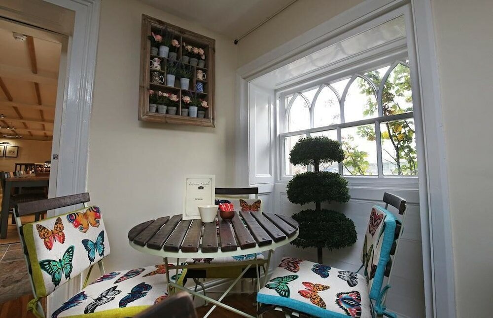 Фото Leasowe Castle