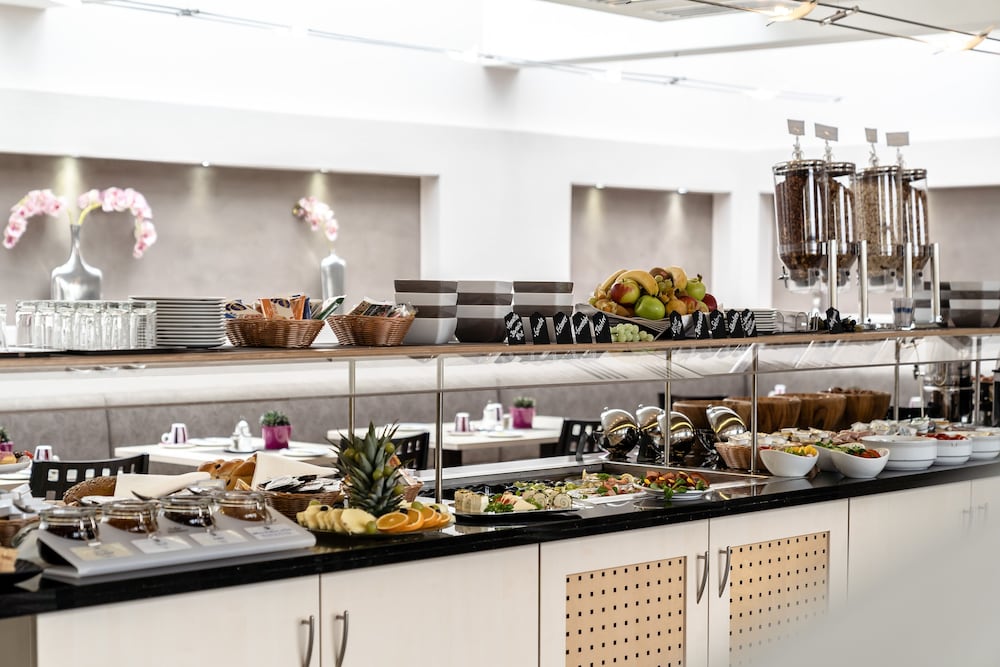 Фото Hotel Demas Unterhaching